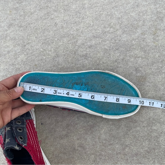 Blowfish Malibu Blue Red Stars American Linen Slip On Comfort Sneakers size 7.5 - Picture 13 of 13